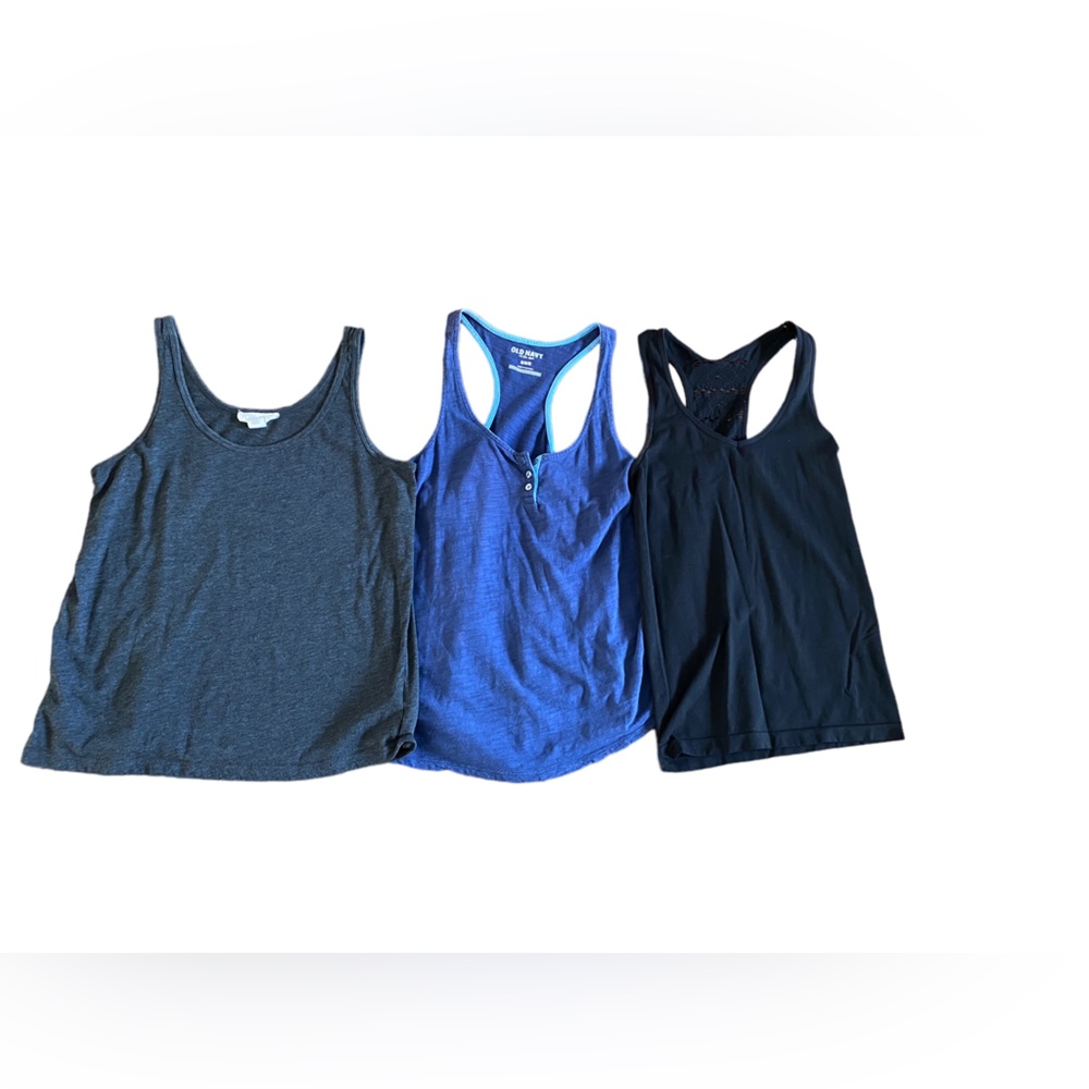 Women’s Medium Tank Top Bundle!